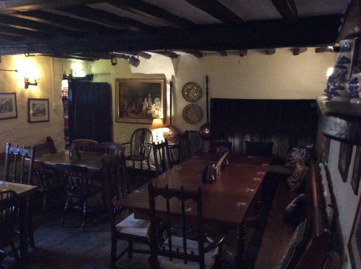 Bear Inn - Bisley Bisley  Exterior foto